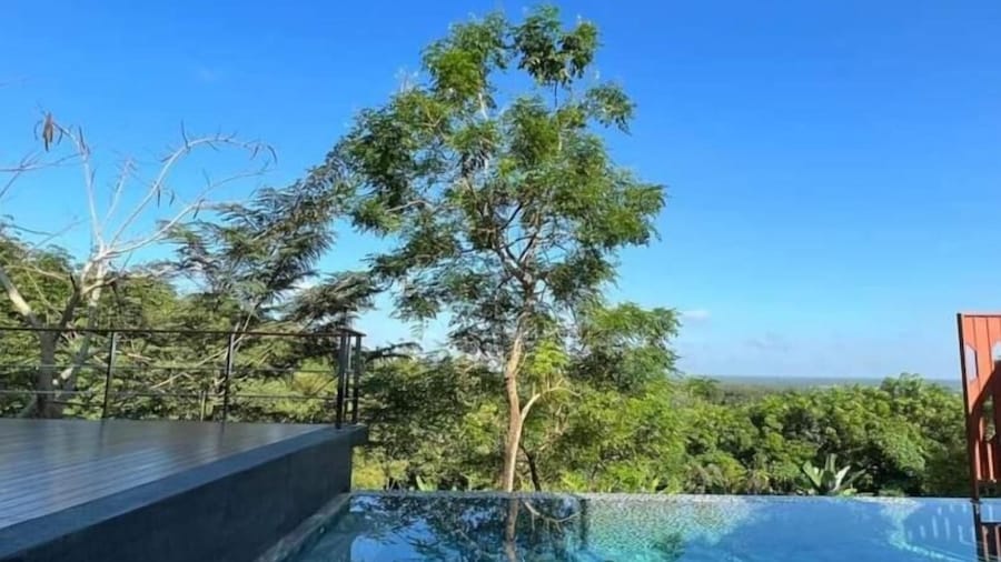 Sky View Luxury Pool Villa Suratthani
