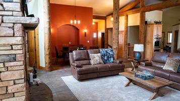 Smart TV, fireplace, DVD player, stereo