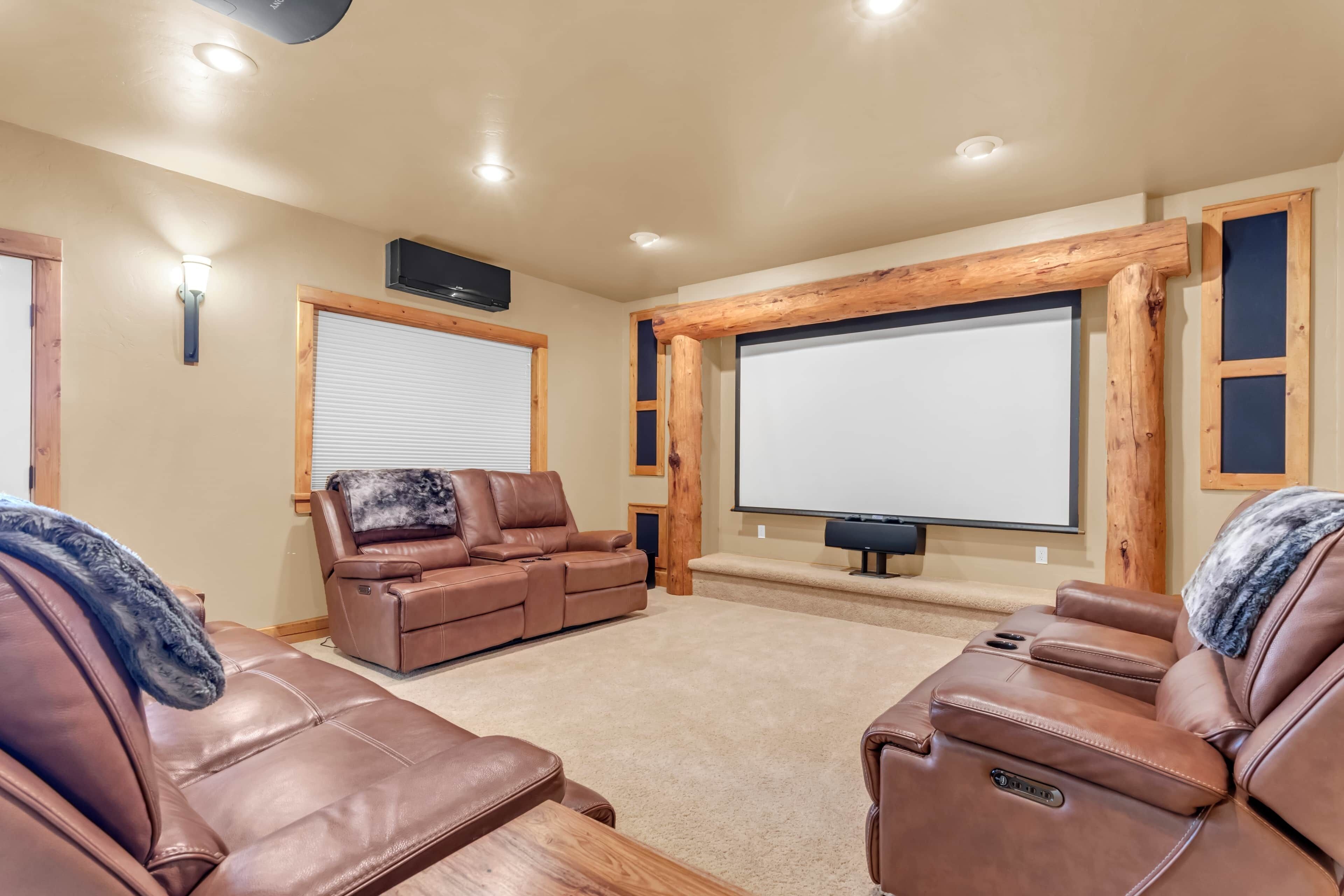 Smart TV, fireplace, DVD player, stereo