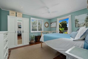 3 slaapkamers, een strijkplank/strijkijzer, wifi, beddengoed