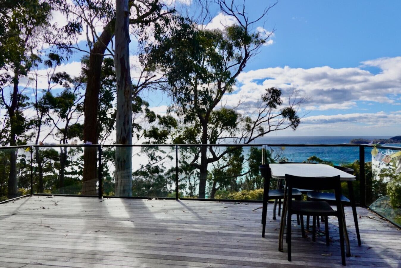 屋外ダイニングエリア