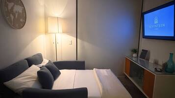 Iron/ironing board, WiFi, bed sheets