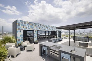 屋外ダイニングエリア