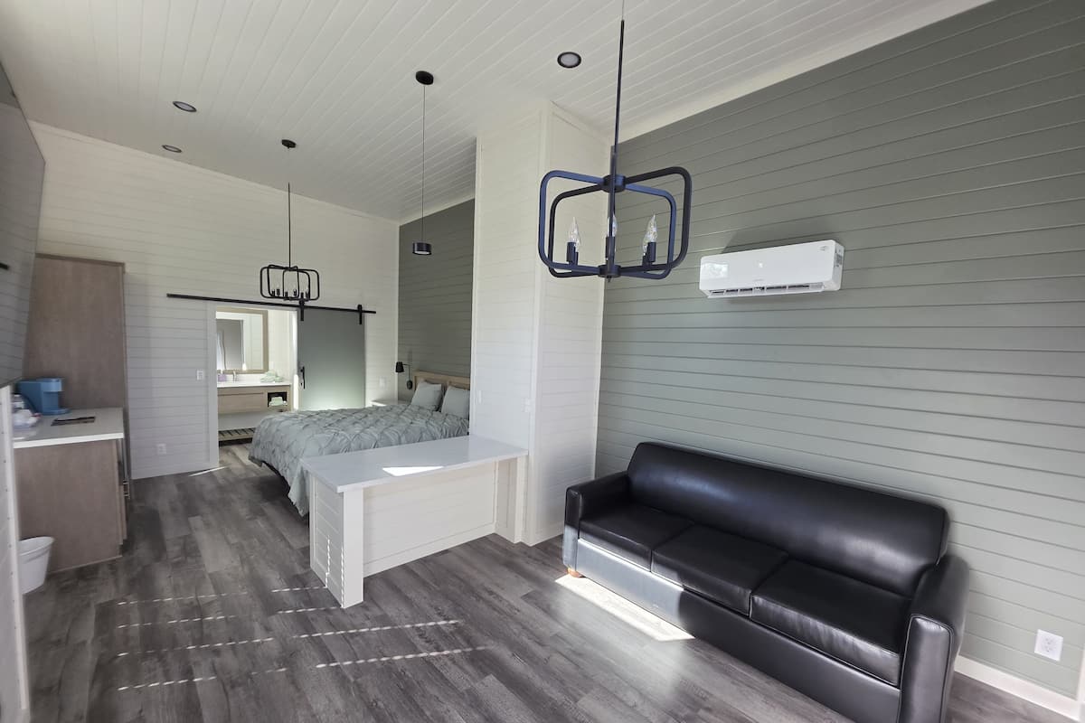 럭셔리 캐빈, 파티오 | 무료 WiFi, 침대 시트