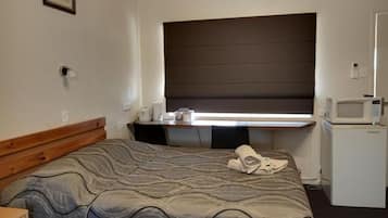 Desk, laptop workspace, iron/ironing board, free WiFi