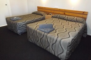 Standard Twin Room | Desk, laptop workspace, iron/ironing board, free WiFi