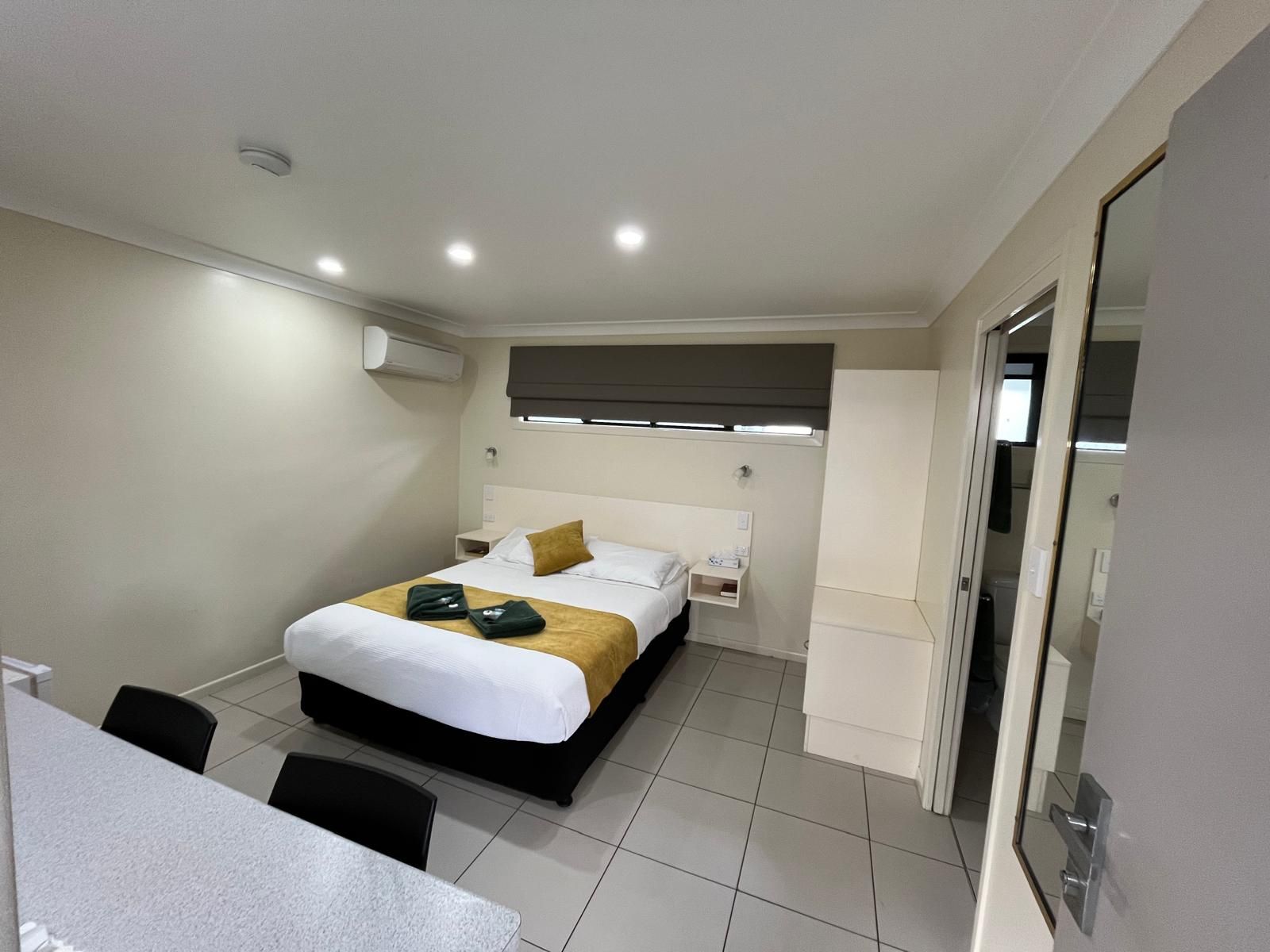Double Room | Desk, laptop workspace, iron/ironing board, free WiFi