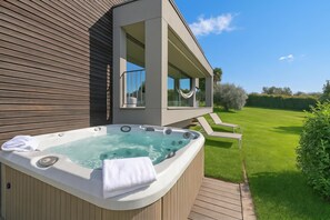 Family Villa, Multiple Bedrooms, 2 Bathrooms, Mountainside (Villa Mondacce) | Terrace/patio