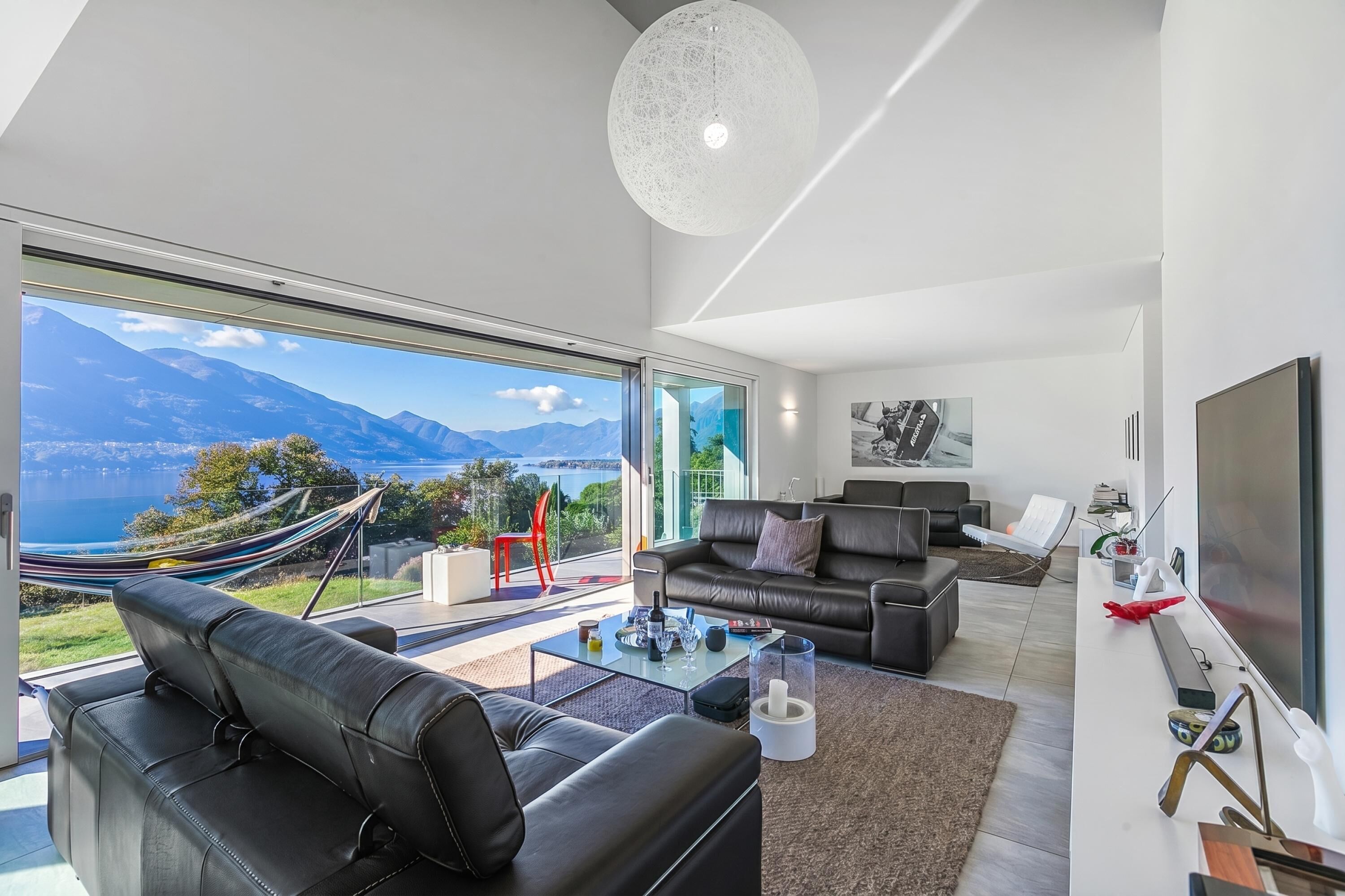 Family Villa, Multiple Bedrooms, 2 Bathrooms, Mountainside (Villa Mondacce) | Living area | 21-inch flat-screen TV with cable channels, fireplace