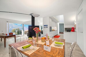 Family Villa, Multiple Bedrooms, 2 Bathrooms, Mountainside (Villa Mondacce) | Dining - Villa Mondacce (Minusio)