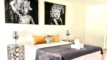 5 bedrooms, iron/ironing board, WiFi, bed sheets