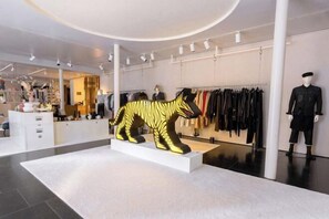 المنشأة من الداخل