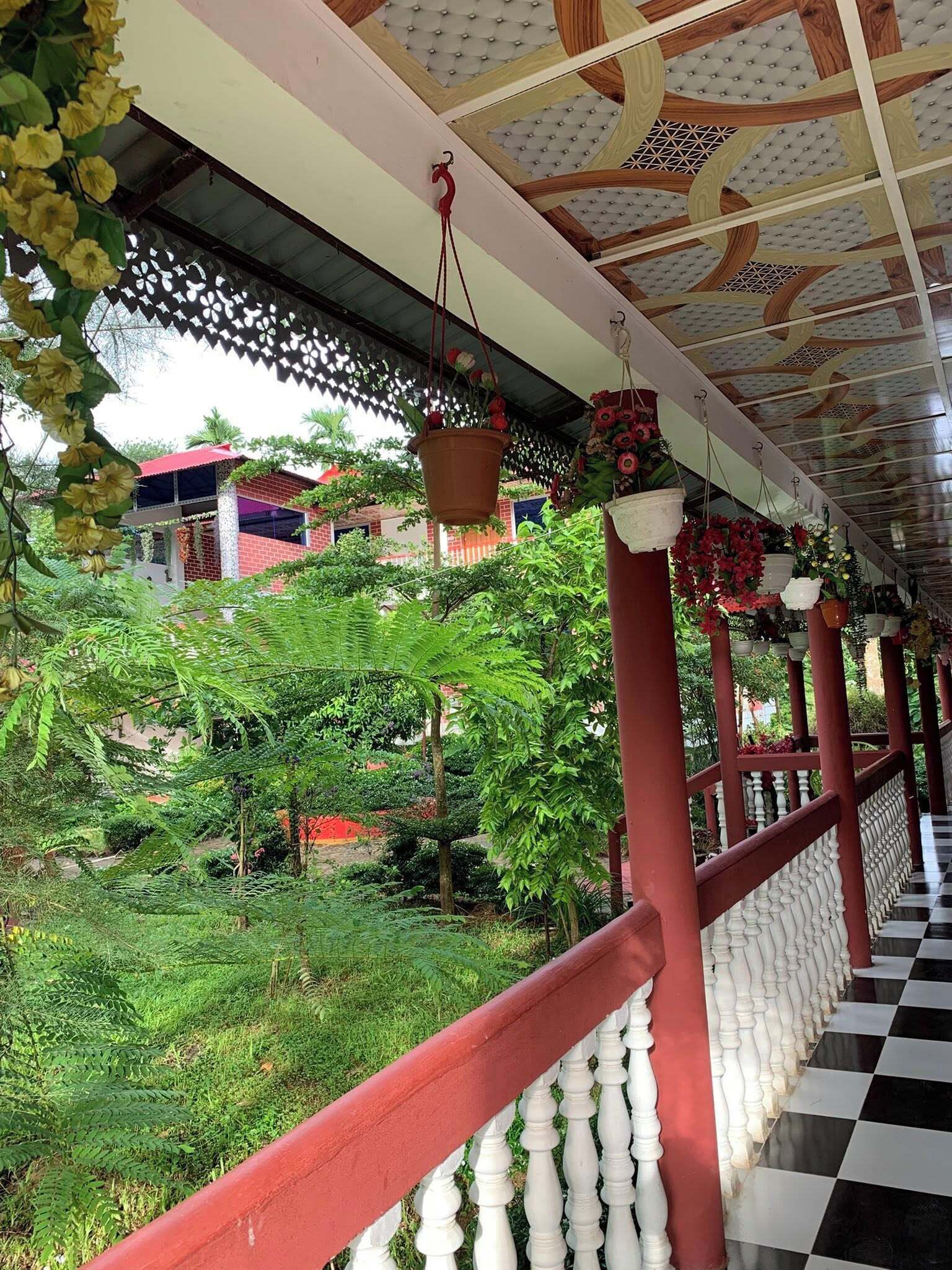 المنشأة من الخارج