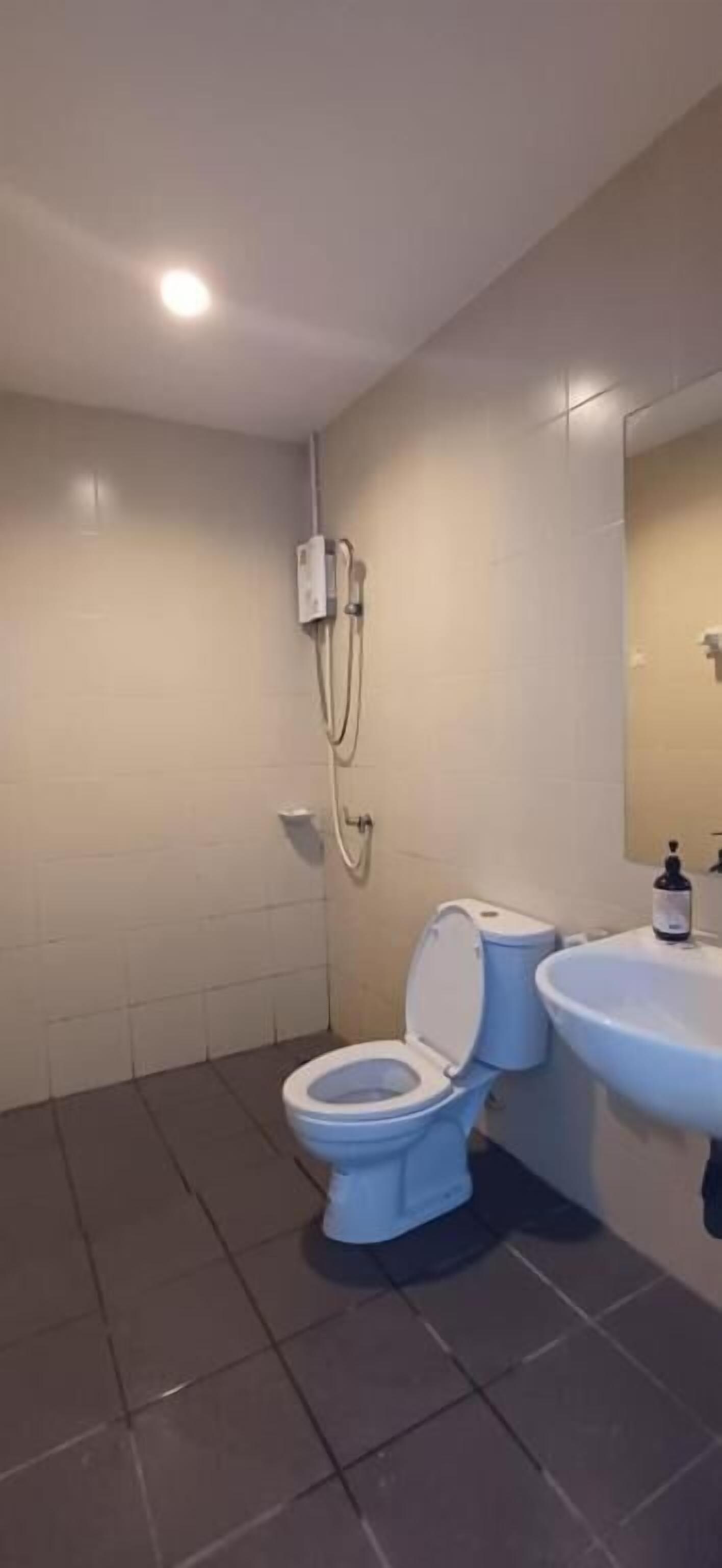 Free toiletries, slippers, towels, toilet paper