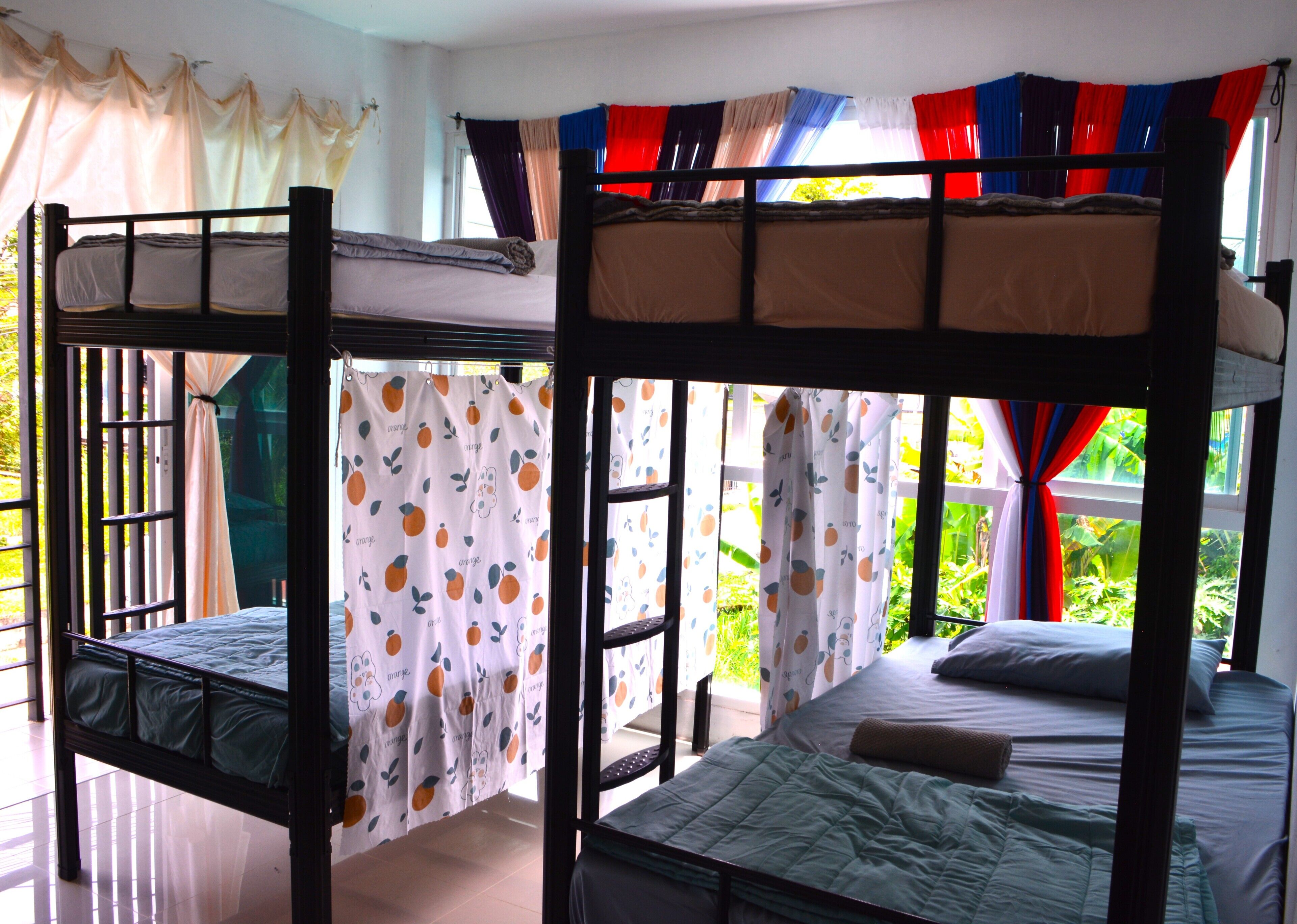 Phòng tập thể Tiêu chuẩn, ban công, quang cảnh công viên | Két bảo mật tại phòng, khu vực làm việc phù hợp cho laptop 