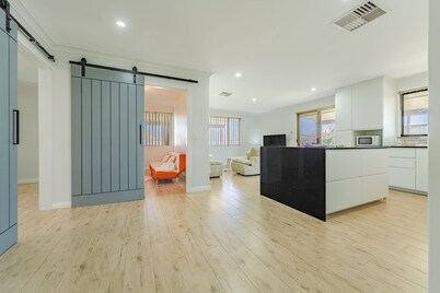 Bright Airy Retreat with Garden