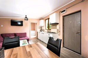 Deluxe Bungalow | Private kitchen | Coffee/tea maker, electric kettle - RAI Lodges (Zărnești)