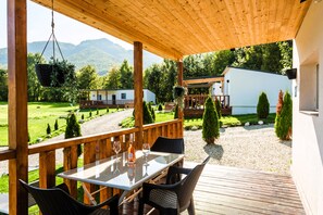Standaard bungalow, uitzicht op bergen | Terras