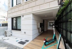 Exterior - D-WASEDA (Tokyo)