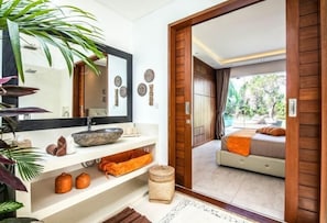 Room - VILLA 15 · Stunning 6 BR Villa 400m to Beach (Bali)
