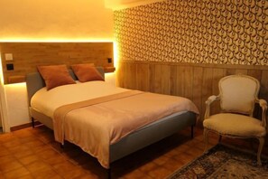 Tempat tidur bayi