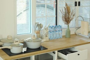 Cribs/infant beds - Private Full-Floor Spacious 5 Bedrooms in China Town (Bangkok)