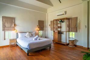 Villa, Meerblick | Zimmersafe, laptopgeeigneter Arbeitsplatz, Verdunkelungsvorhänge