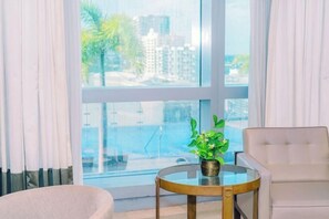 Cots/infant beds - Convenient City Stay in Iloilo Business Park (Iloilo City)