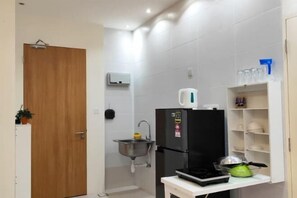 Room - 4PAX Studio, Netflix, Free WIFI, Riverine Diamond (Kuching)