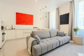 Unclassified image, 5 of 26, button - 110m2 3bd Luxury last Paganini apt in Old Nice (Nice)