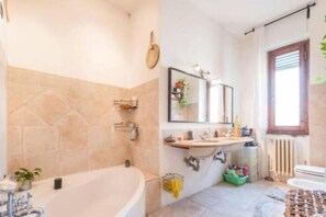 Bathroom - erike balcony (Florence)