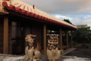 Unclassified image, 2 of 6, button - 64 years traditianal okinawa house YuSuiJu in village (Itoman)