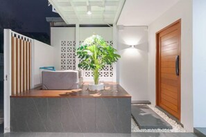 Lobby lounge - Modern Townhome / 2BR near CNX moat (Chiang Mai)