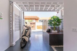 Lobby lounge - Modern Townhome / 2BR near CNX moat (Chiang Mai)