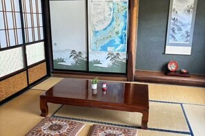 Room - ramadasa (Showa)