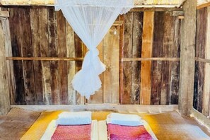 Room - Ban Anoulak - Cultural Preservation Village (Nam Bak)