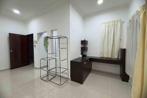 Room - 25 pax Golf Resort Private Villa (Padang Cina)