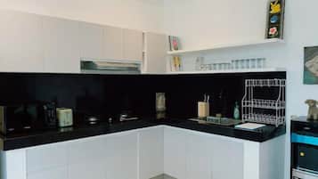 Villa, 2 Bedrooms | Private kitchenette