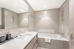 Bathroom - SML Vacation Homes Dubai - Sky High Apartments (Dubai)