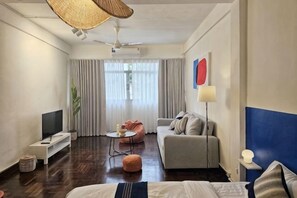 Unclassified image, 5 of 51, button - SANT BANGKOK (Bangkok)