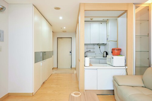 STUNNING 1-bedroom CORNER condo with Lots of Sunlight and your "Premier" Host!