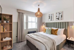 Room - Your Apartment Two Bed Apartment with Balcony (London)