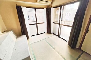 Interior - SUMMERSONG (Tokyo)