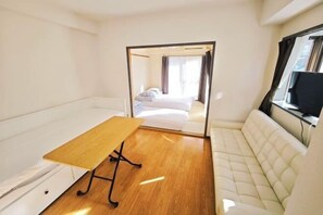 Room - SUMMERSONG (Tokyo)