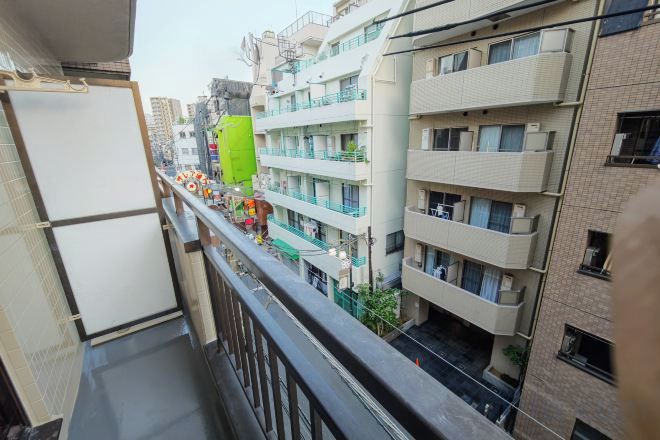 المنطقة المحيطة بالمنشأة