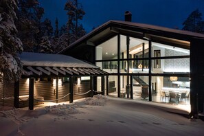 المنشأة من الخارج