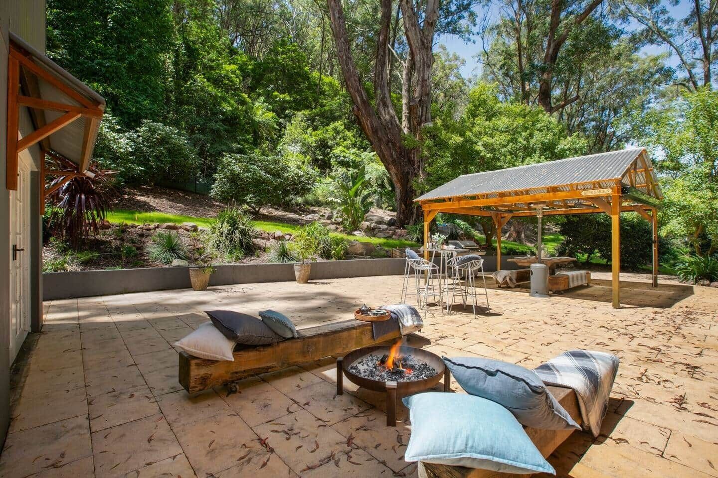 تناول الطعام بالخارج