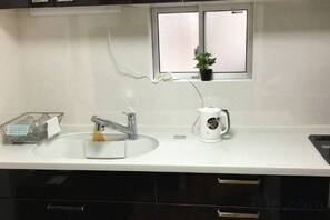Private kitchen - 3BR - Shinjuku area, 5mins from station (Tokyo)