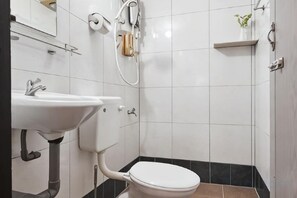 Unclassified image, 2 of 37, button - IpohGarden Homestay, 4-12pax 10mins to attraction (Ipoh)