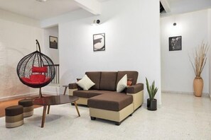 Living area - IpohGarden Homestay, 4-12pax 10mins to attraction (Ipoh)
